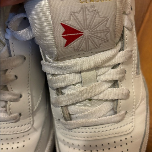 Slightly Used Reebok Club C 85 White size 7US - Picture 3 of 4